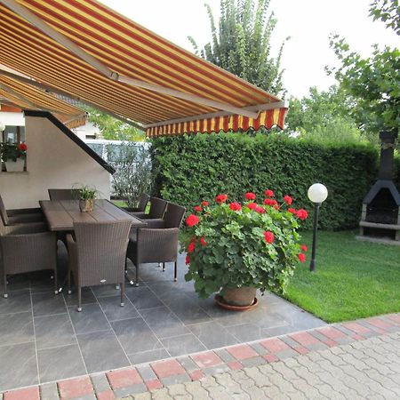 Hotel Haus Sonnenhof Siófok Exterior foto